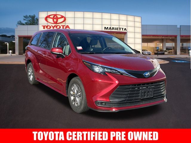 2024 Toyota Sienna LE