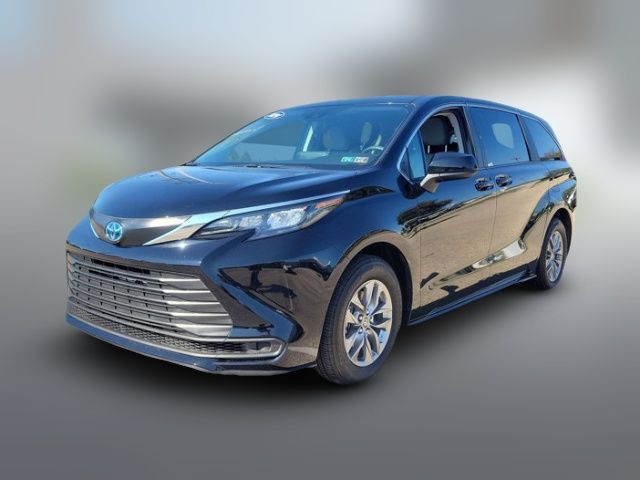 2024 Toyota Sienna LE