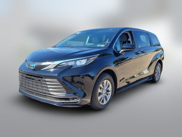 2024 Toyota Sienna LE