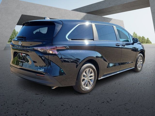 2024 Toyota Sienna LE