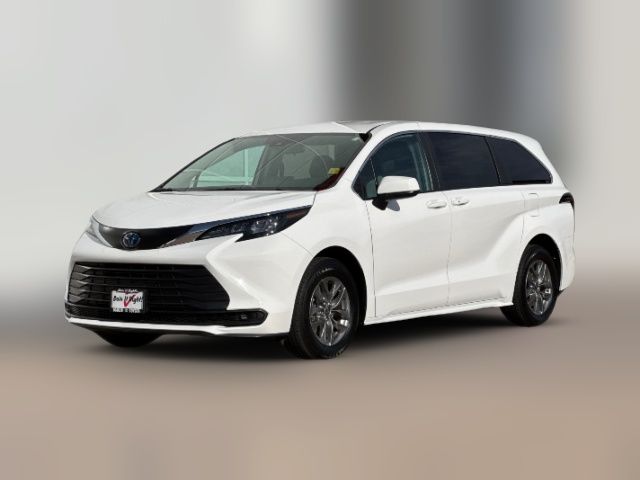 2024 Toyota Sienna LE