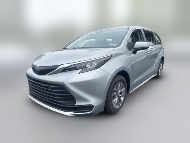 2024 Toyota Sienna LE