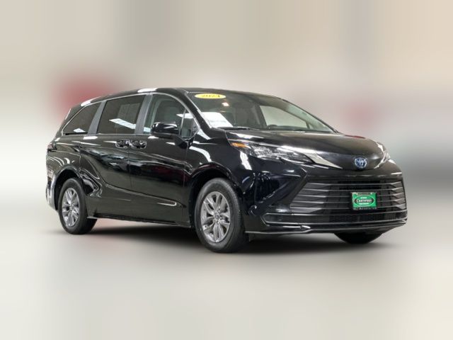 2024 Toyota Sienna LE