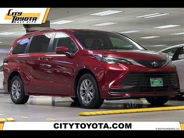 2024 Toyota Sienna LE