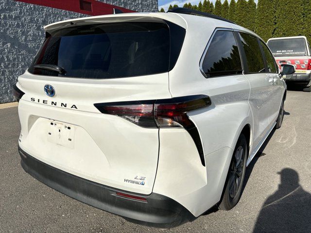 2024 Toyota Sienna LE