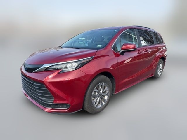 2024 Toyota Sienna LE