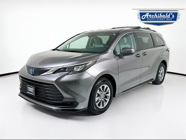 2024 Toyota Sienna LE