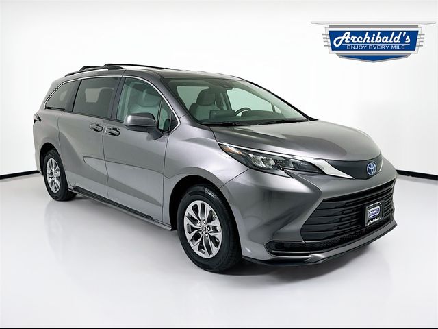 2024 Toyota Sienna LE