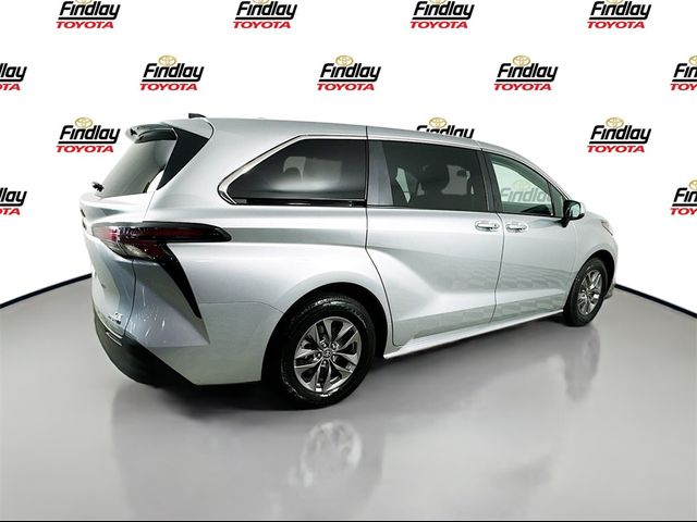 2024 Toyota Sienna LE