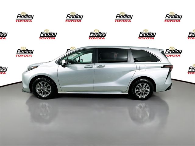 2024 Toyota Sienna LE