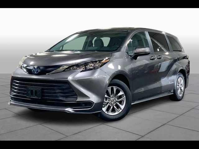 2024 Toyota Sienna LE