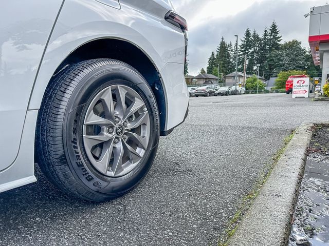 2024 Toyota Sienna LE