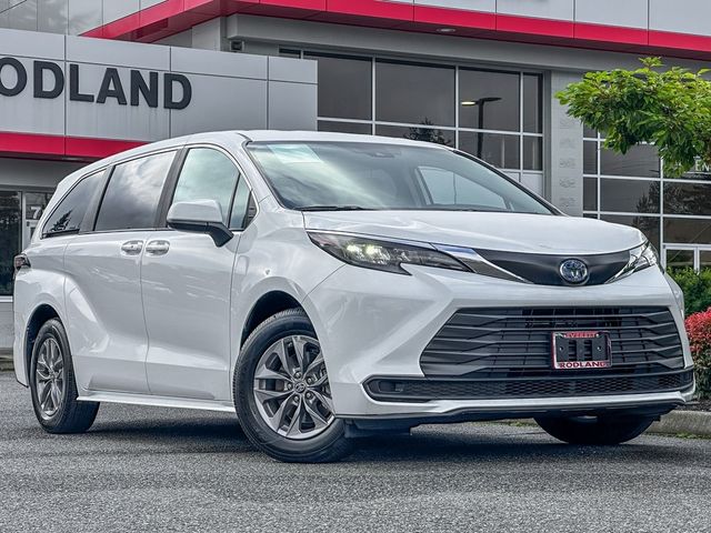 2024 Toyota Sienna LE