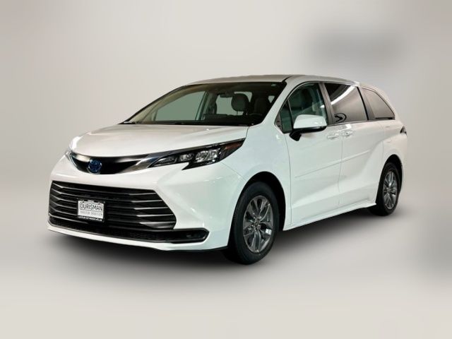 2024 Toyota Sienna LE