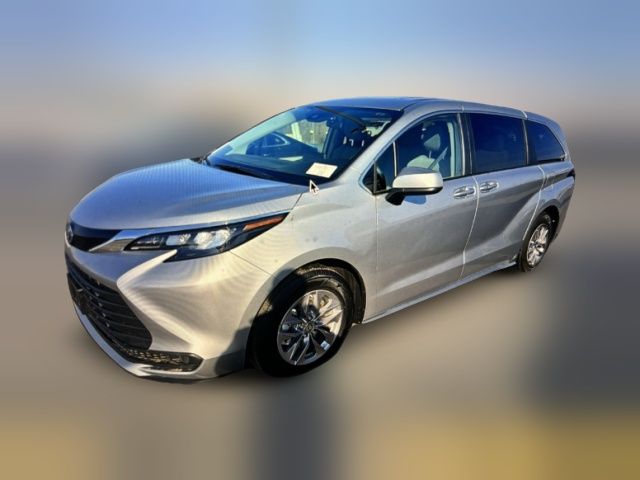 2024 Toyota Sienna LE