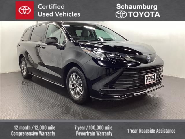 2024 Toyota Sienna LE