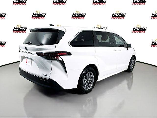 2024 Toyota Sienna LE