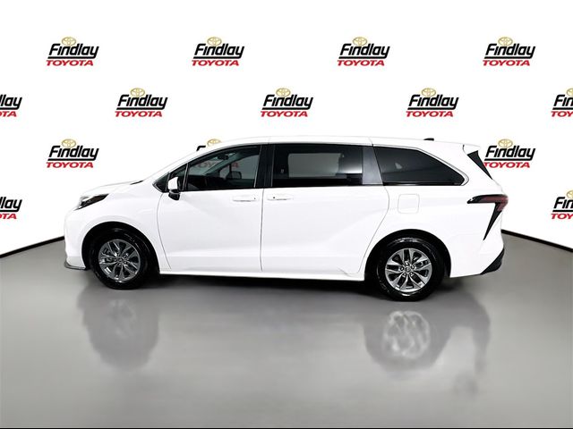 2024 Toyota Sienna LE