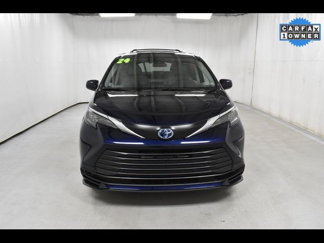 2024 Toyota Sienna LE