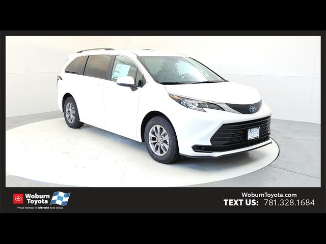 2024 Toyota Sienna LE