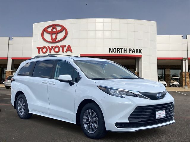 2024 Toyota Sienna LE