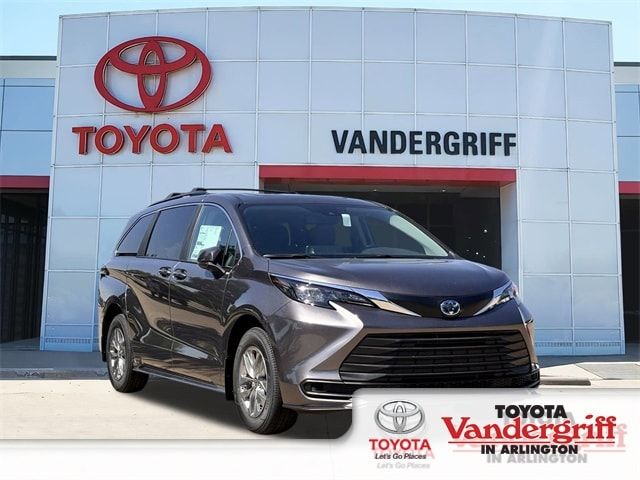 2024 Toyota Sienna LE