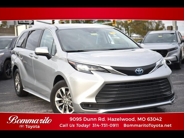 2024 Toyota Sienna LE