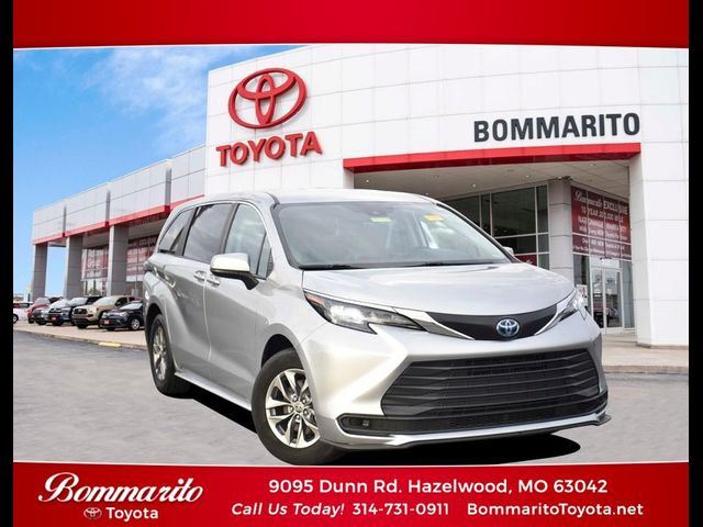 2024 Toyota Sienna LE