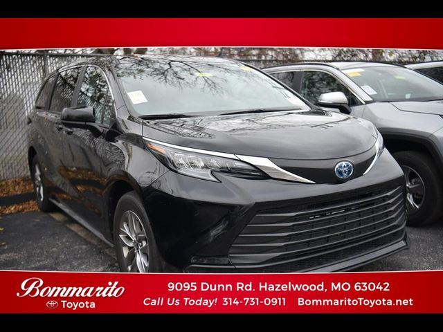 2024 Toyota Sienna LE