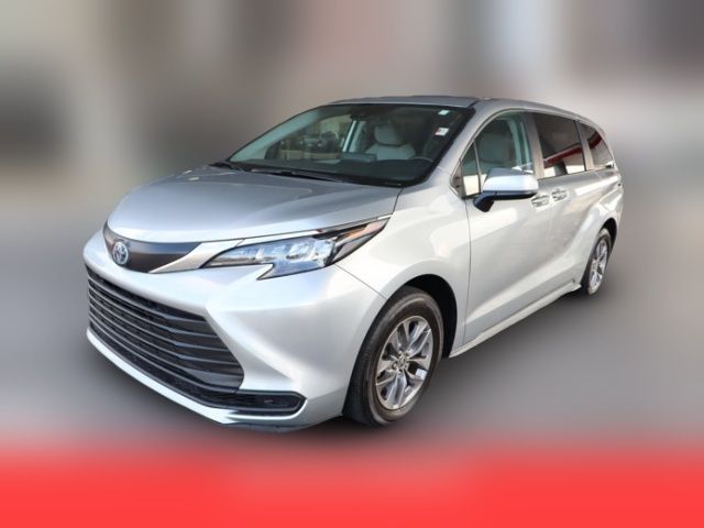 2024 Toyota Sienna LE