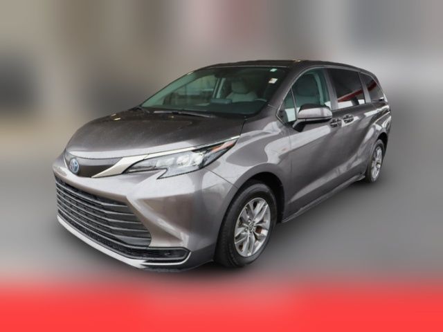 2024 Toyota Sienna LE