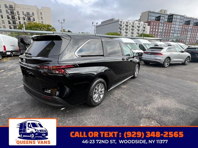 2024 Toyota Sienna LE