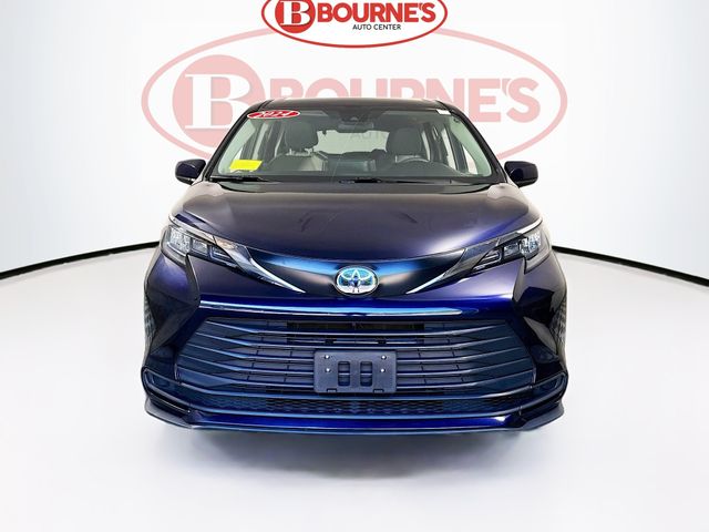 2024 Toyota Sienna LE