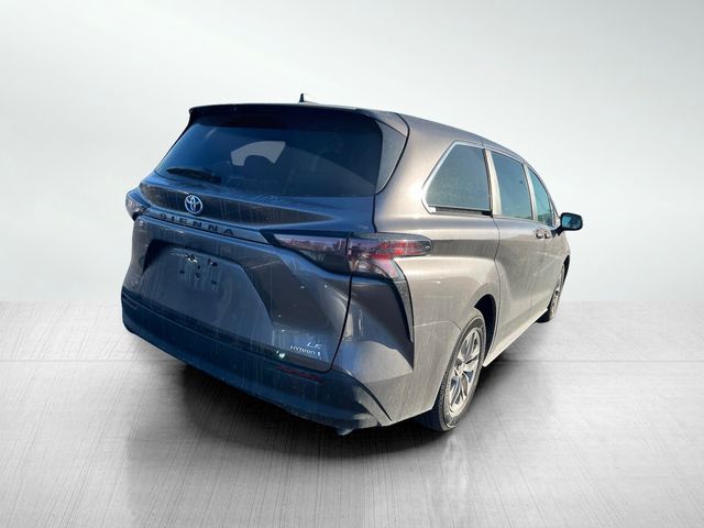 2024 Toyota Sienna LE