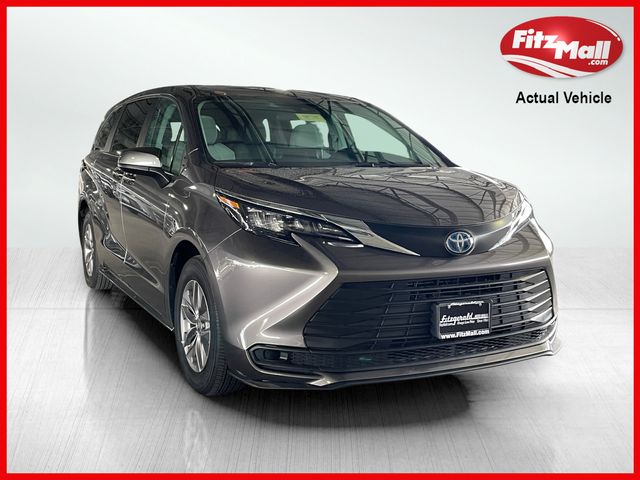 2024 Toyota Sienna LE