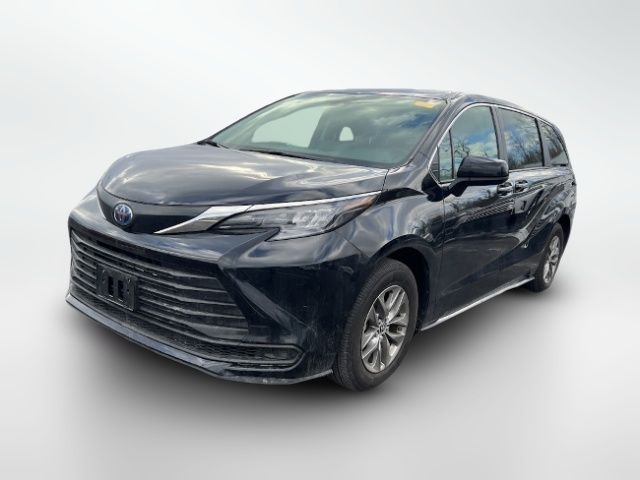 2024 Toyota Sienna LE