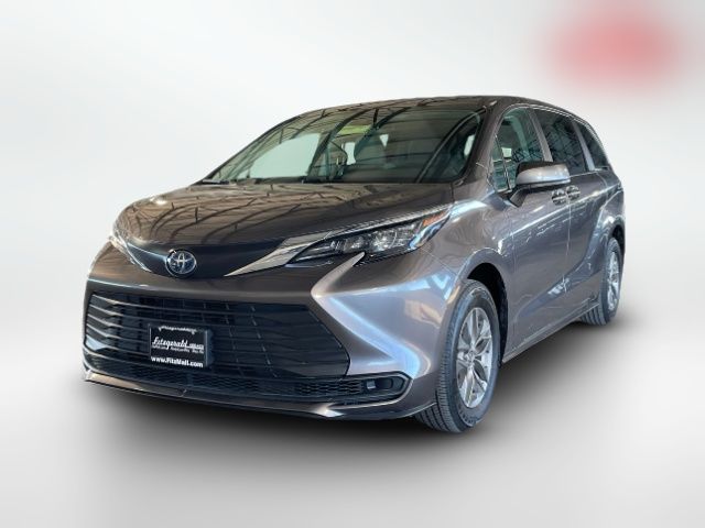 2024 Toyota Sienna LE