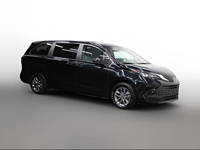 2024 Toyota Sienna LE