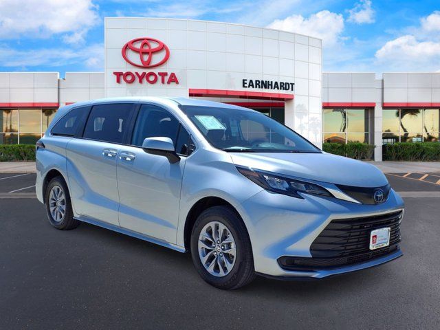 2024 Toyota Sienna LE