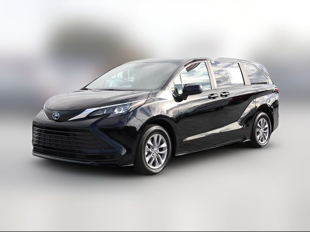 2024 Toyota Sienna LE