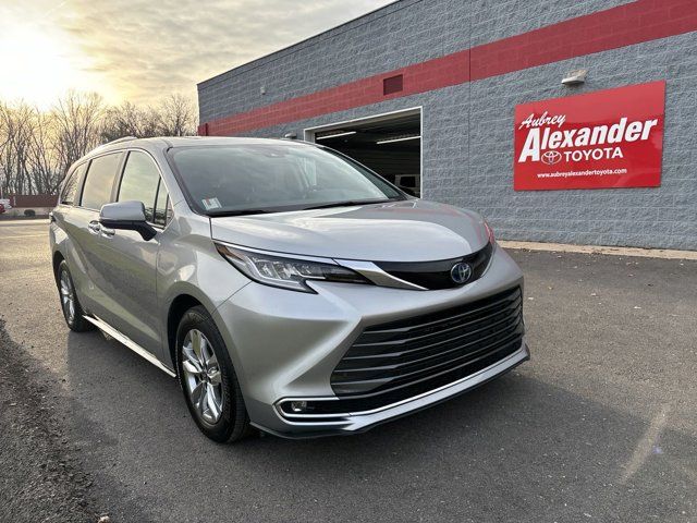 2024 Toyota Sienna Limited