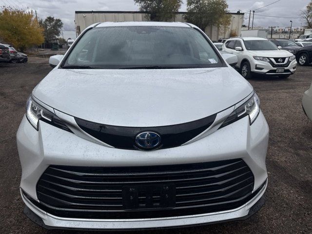 2024 Toyota Sienna Limited