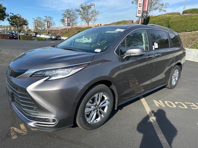 2024 Toyota Sienna Limited