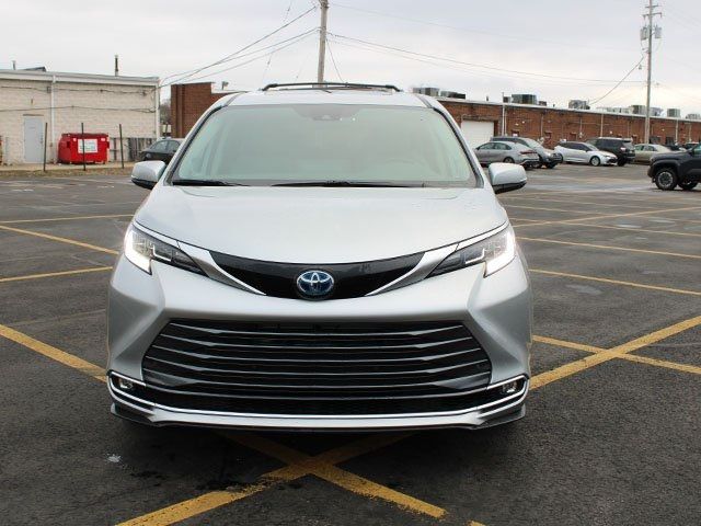 2024 Toyota Sienna Limited