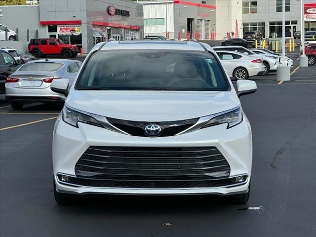 2024 Toyota Sienna Limited