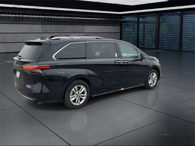 2024 Toyota Sienna Limited