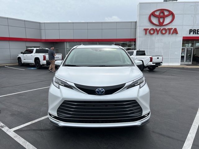 2024 Toyota Sienna Limited