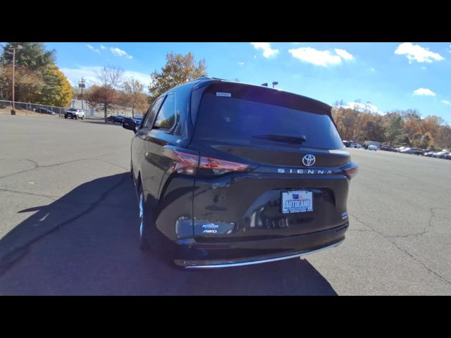 2024 Toyota Sienna Limited