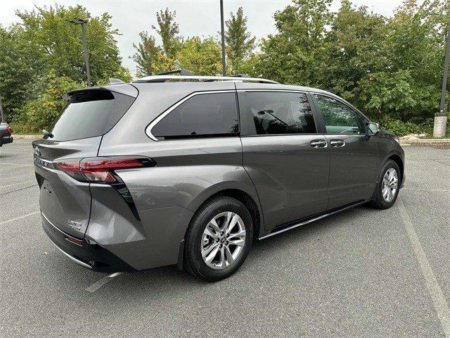 2024 Toyota Sienna Limited