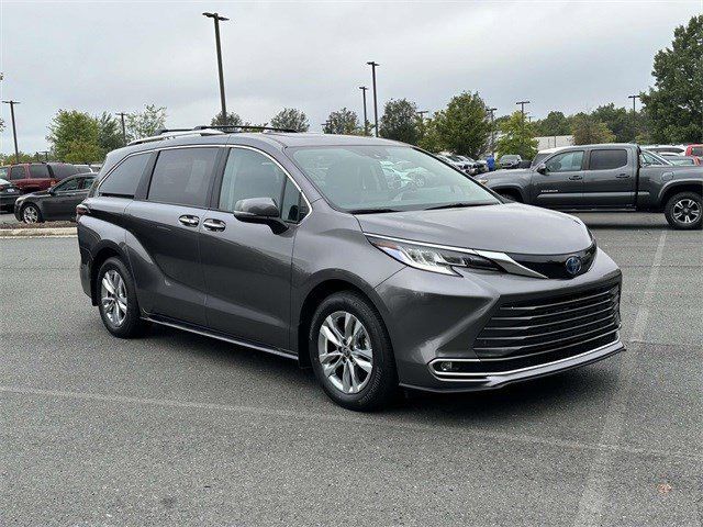 2024 Toyota Sienna Limited